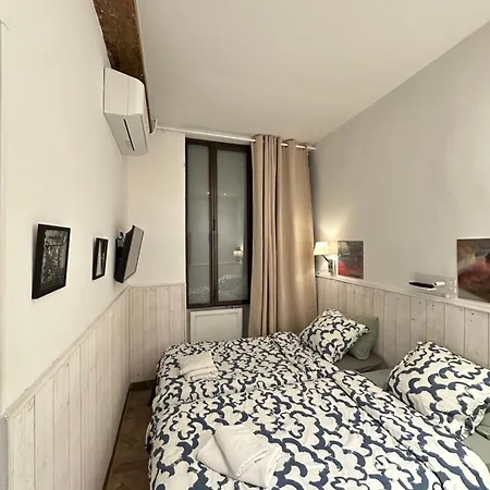Hotel apartamentowy Charles V Marais 3*