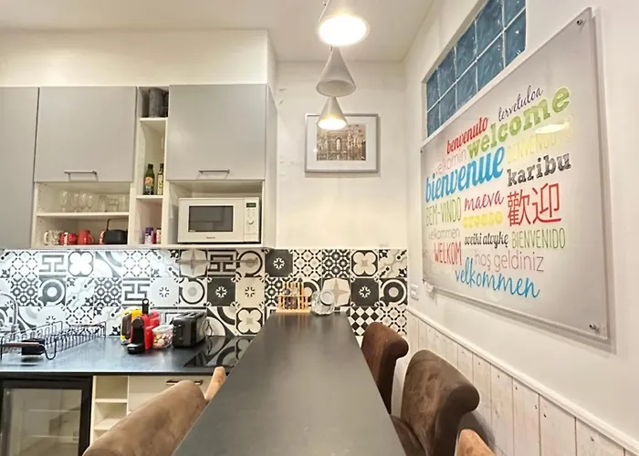 Charles V Marais Aparthotel 3*