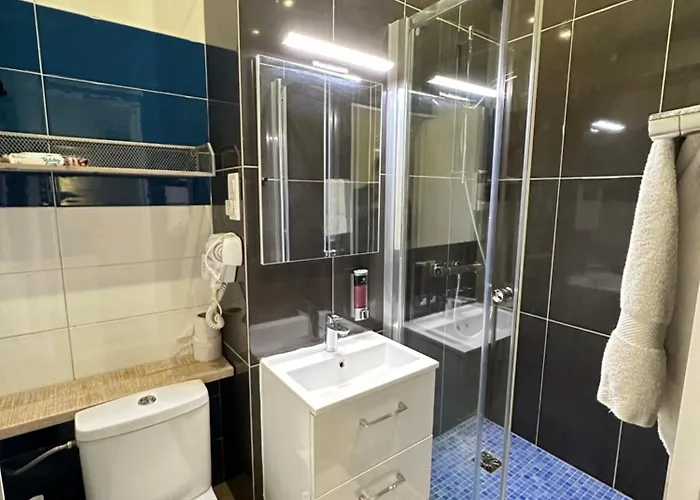 Charles V Marais Aparthotel Paris