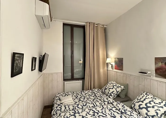 Apartahotel Charles V Marais 3*