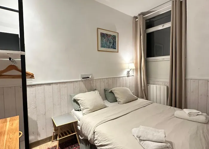 Charles V Marais Apartahotel París